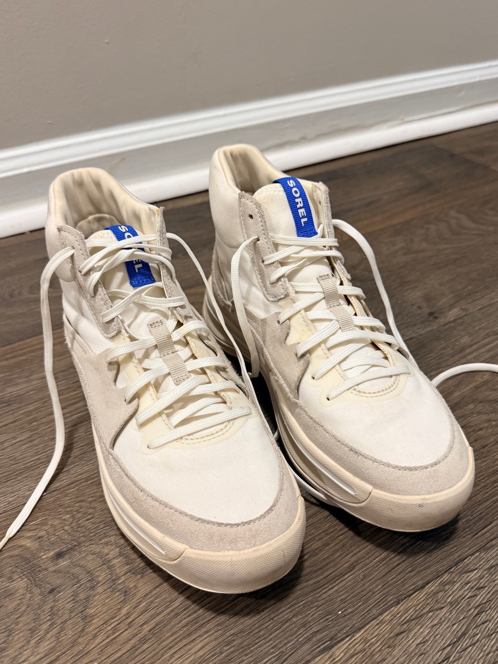 SOREL Women's Out N' About 503 Mid Sneakers size 8.5